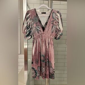 Volume One v-neck short-sleeve dress